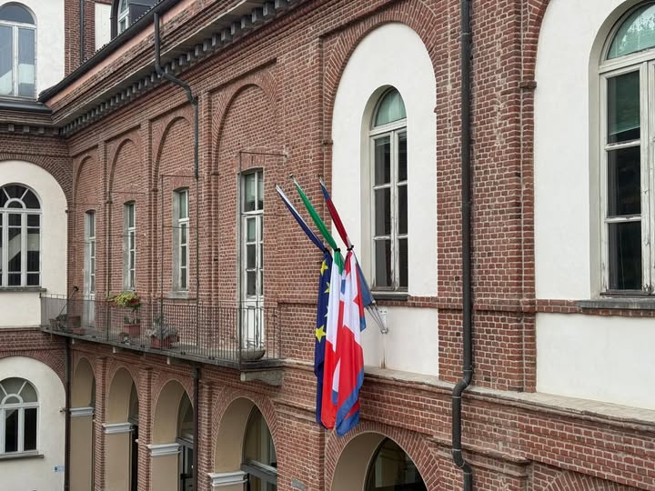 bandiere mezzasta lutto